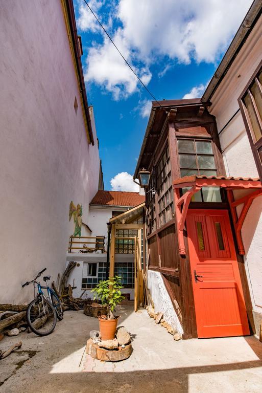 Mountain Tale Hostel Braşov Buitenkant foto
