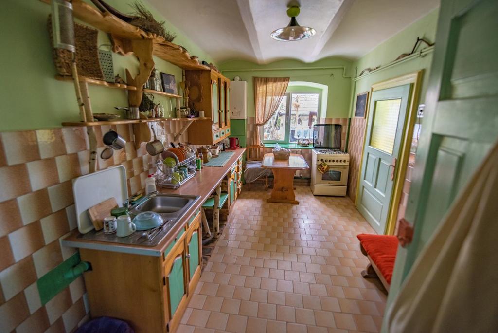 Mountain Tale Hostel Braşov Buitenkant foto