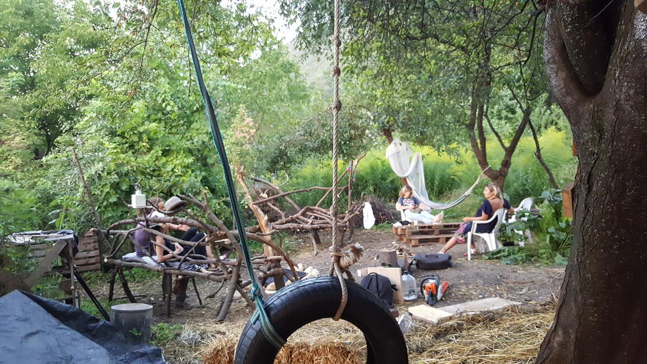 Mountain Tale Hostel Braşov Buitenkant foto