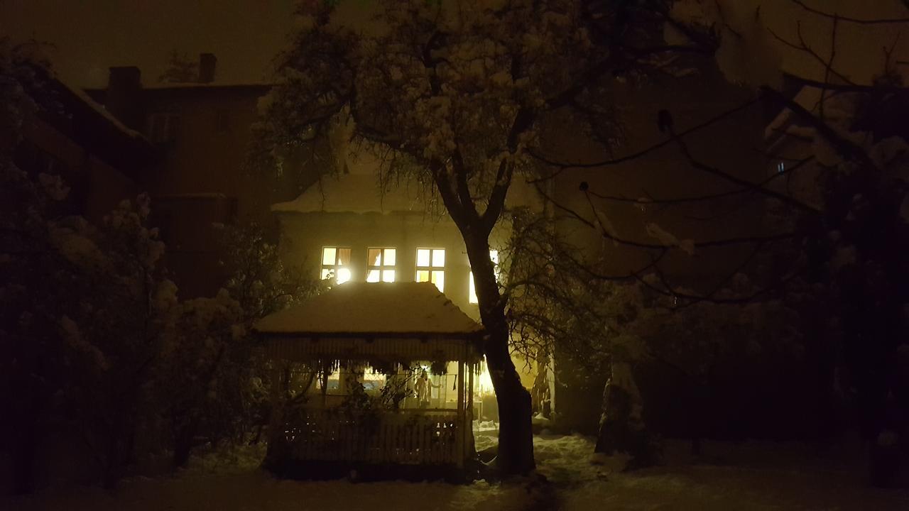 Mountain Tale Hostel Braşov Buitenkant foto