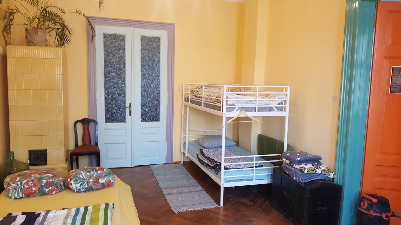 Mountain Tale Hostel Braşov Buitenkant foto