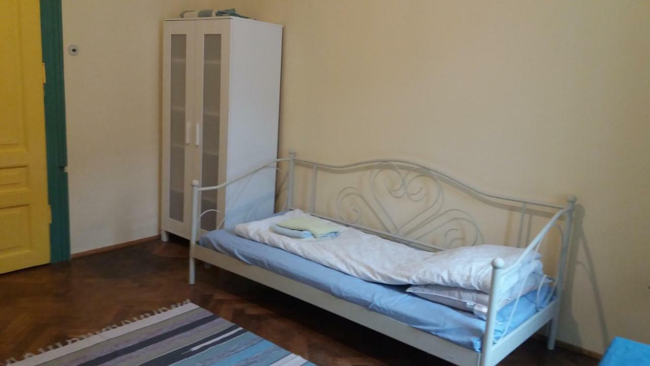 Mountain Tale Hostel Braşov Buitenkant foto